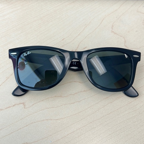 Ray Ban Wayfarer sunglasses